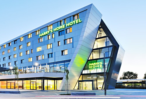 YES ARCHITECTURE., Meile Moosach Hotel, Außenansicht